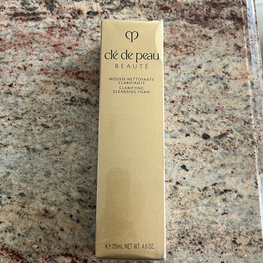 Cle De Peau Clarifying Cleansing Foam - Size 125mL / 4.6 Oz. Sealed Brand new